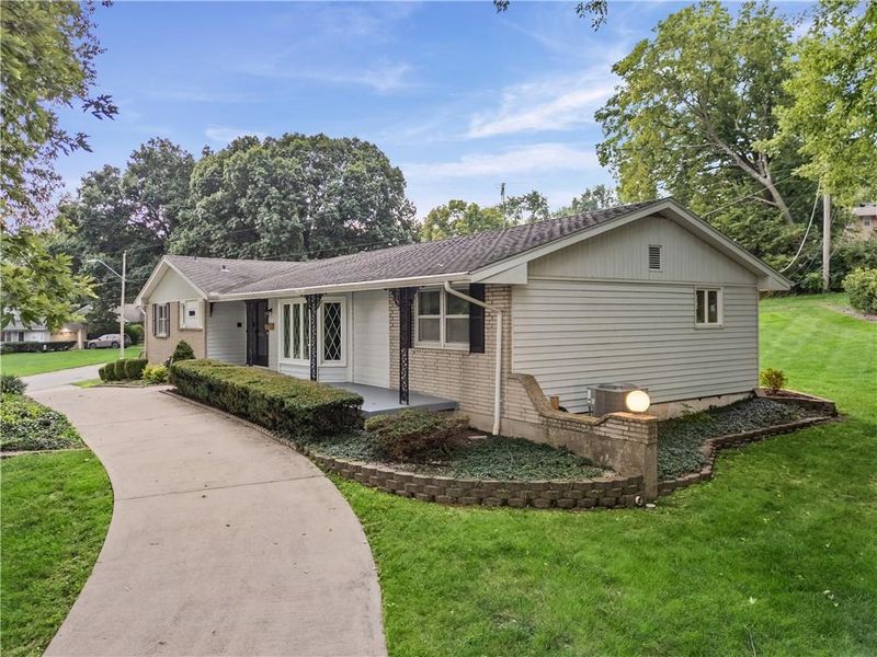 9300 Madison Ave, Kansas City, MO 64114