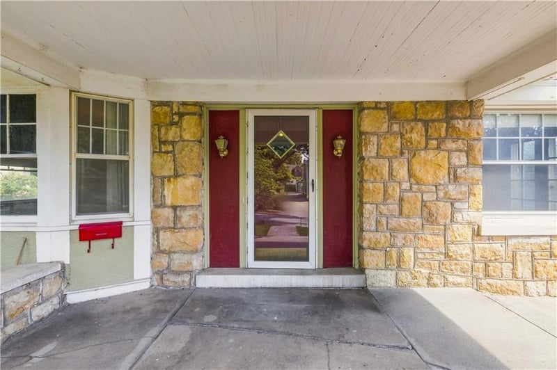 40 E 52nd St, Kansas City, MO 64112