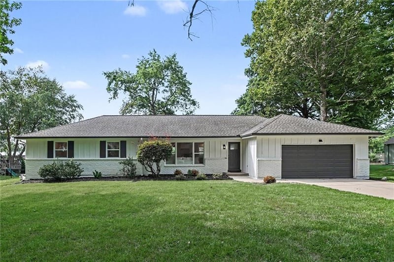 3515 W 93rd St, Leawood, KS 66206