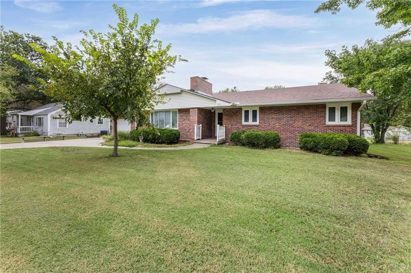 940 S Ash St, Ottawa, KS 66067
