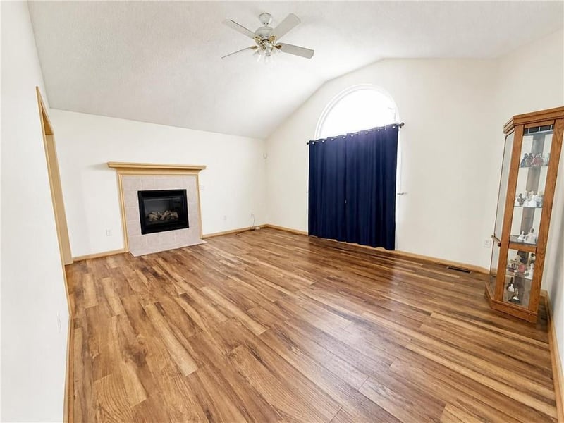 3823 E 53rd St, Kansas City, MO 64130