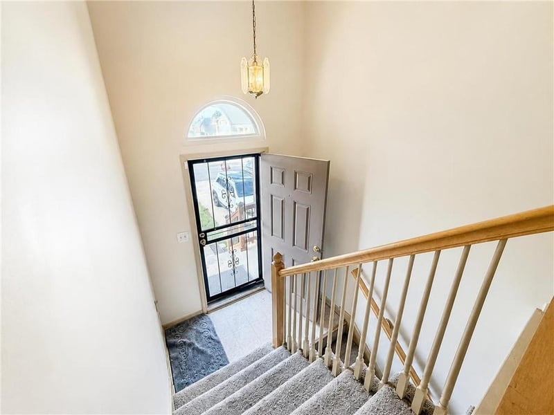 3823 E 53rd St, Kansas City, MO 64130