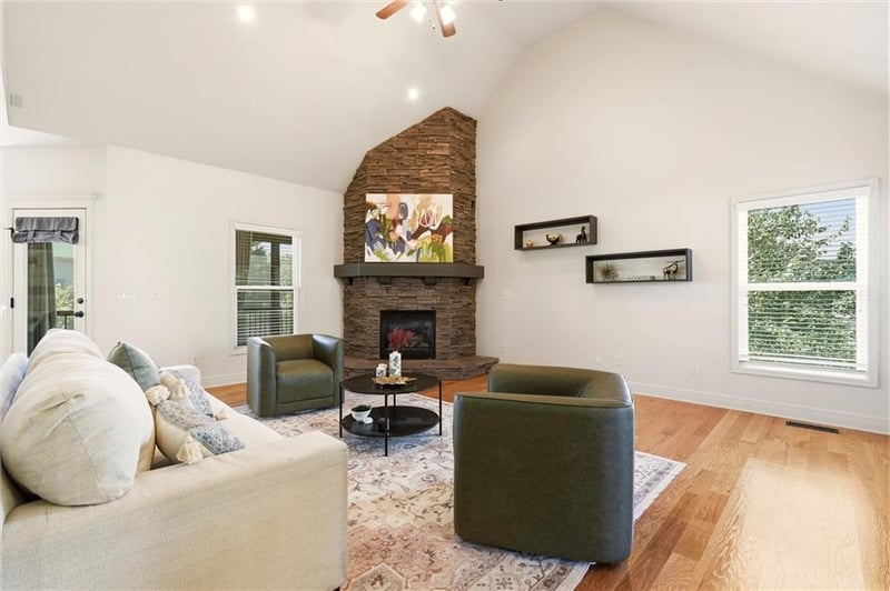 11211 N Richmond Ct, Kansas City, MO 64157