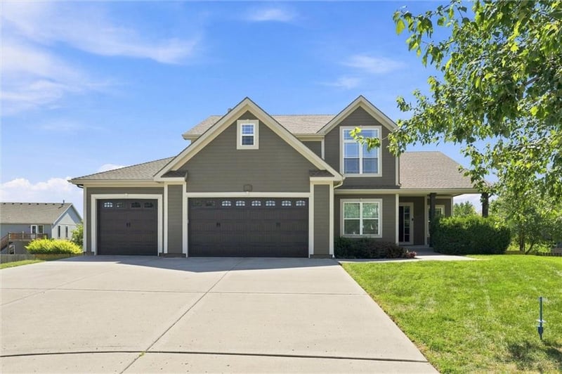11211 N Richmond Ct, Kansas City, MO 64157