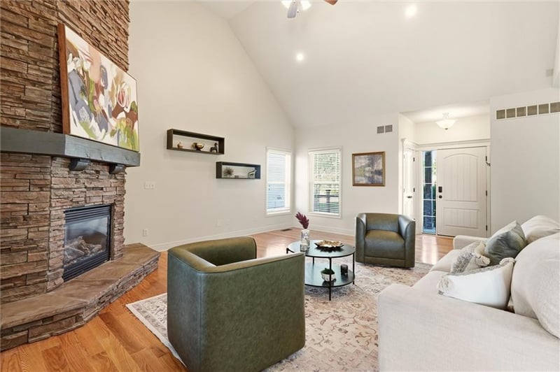 11211 N Richmond Ct, Kansas City, MO 64157