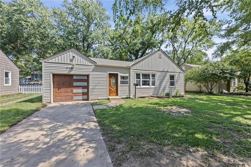 5441 Cedar St, Roeland Park, KS 66205
