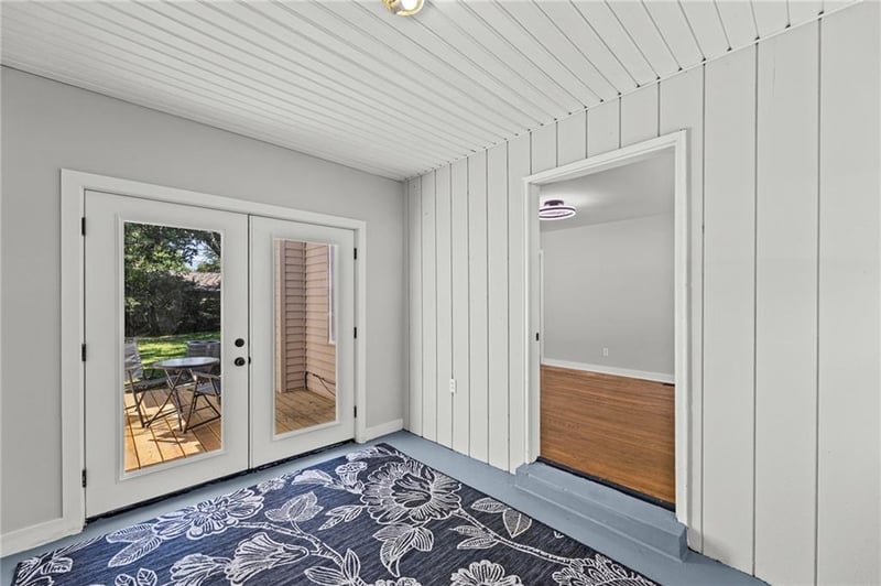 5441 Cedar St, Roeland Park, KS 66205