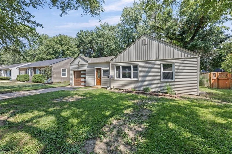 5441 Cedar St, Roeland Park, KS 66205