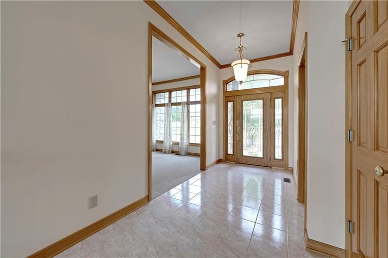 15613 Cedar Ln, Basehor, KS 66007