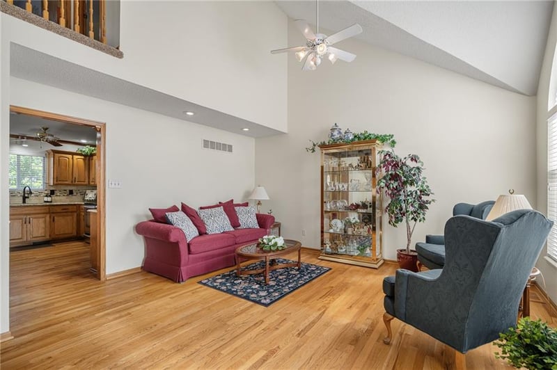 4512 Ne Webster Dr, Lee's Summit, MO 64064