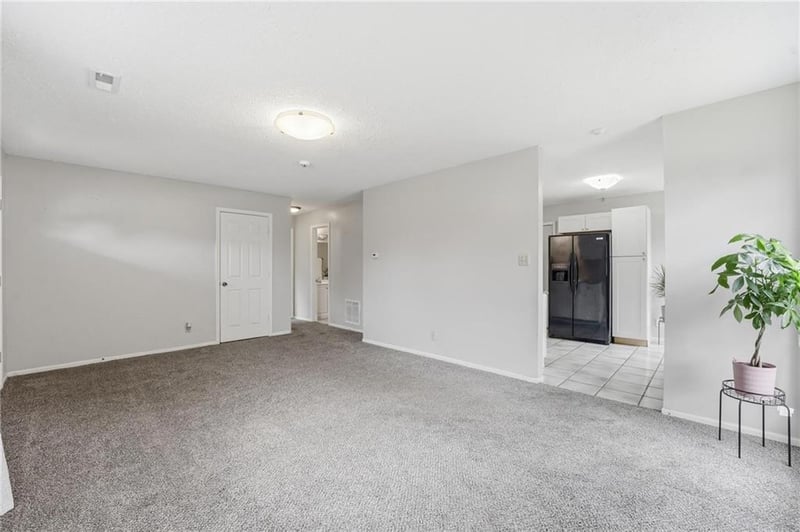 1404 Shawnee St, Leavenworth, KS 66048