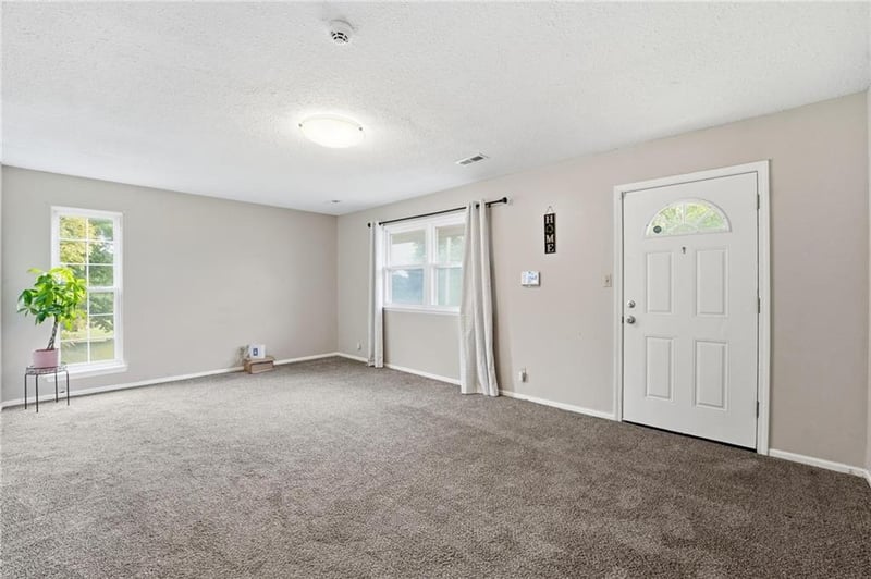 1404 Shawnee St, Leavenworth, KS 66048