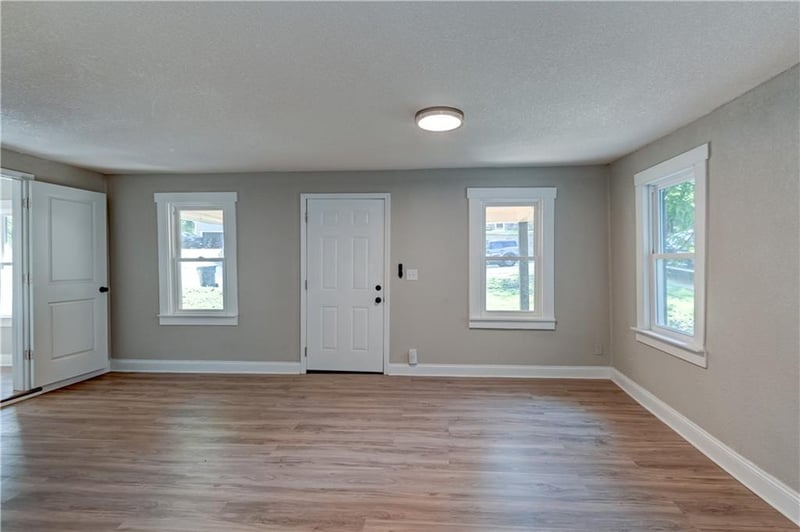 6212 Eugene Field Rd, Kansas City, MO 64119