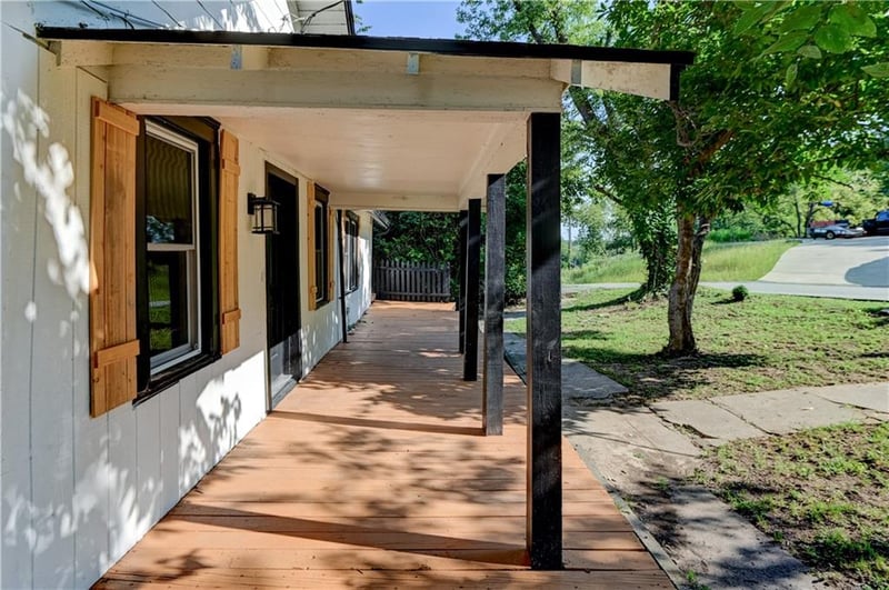 6212 Eugene Field Rd, Kansas City, MO 64119