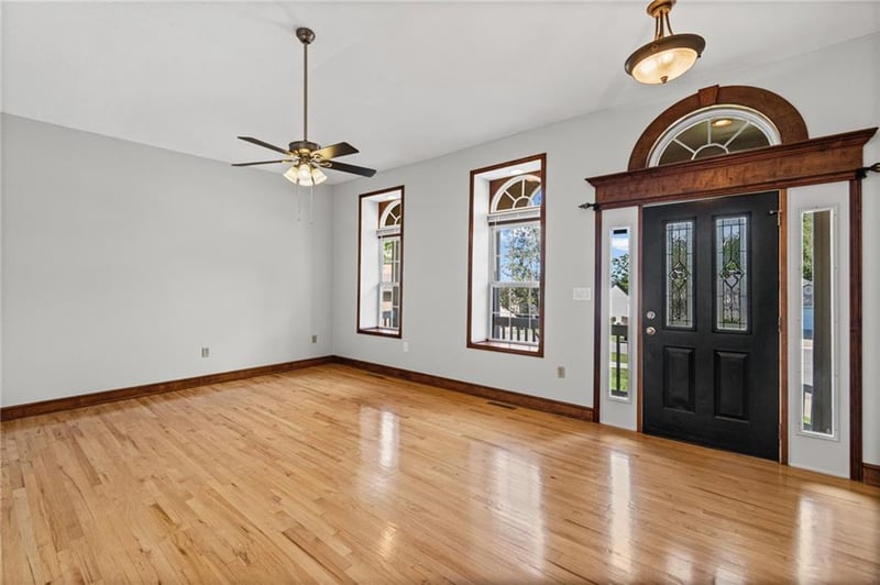 510 SW Foot Hill Dr, Grain Valley, MO 64029