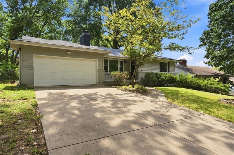 807 W 87th Ter, Kansas City, MO 64114