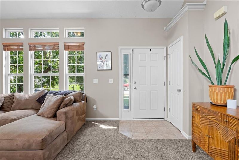 8715 N Robinhood Ave, Kansas City, MO 64154