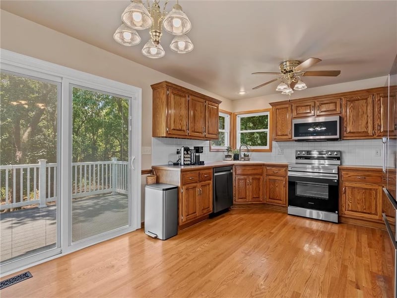 14606 St Andrews Dr, Grandview, MO 64030