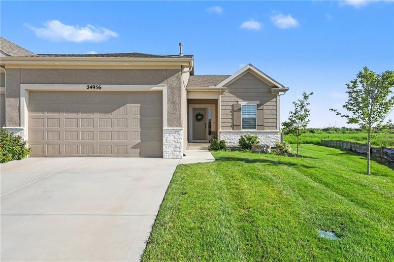 24956 W 94th Pl, Lenexa, KS 66227