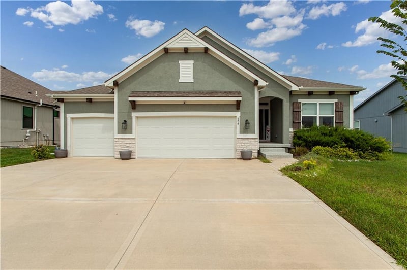 520 SE David Rd, Lee's Summit, MO 64082