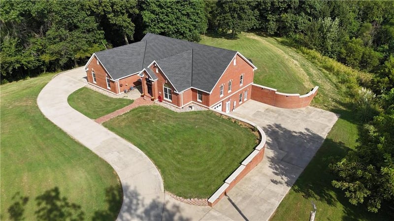 1313 SE Moore Rd, St Joseph, MO 64504