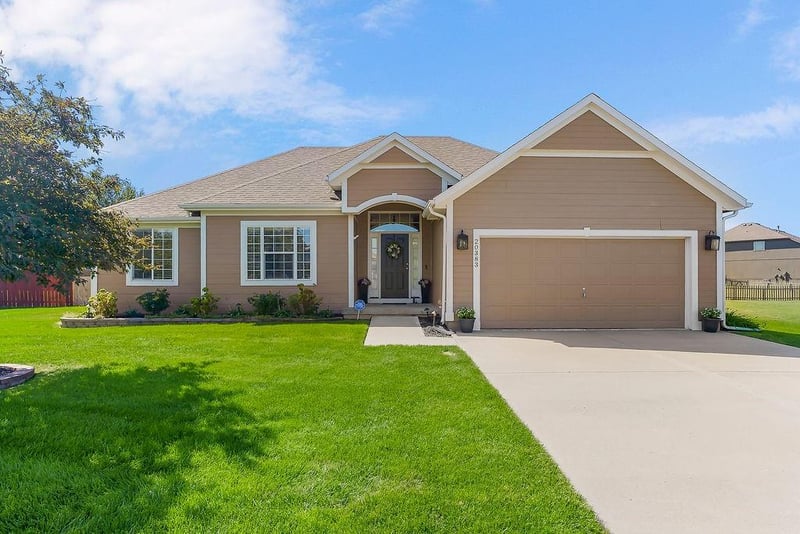 20383 W 199th Ter, Spring Hill, KS 66083
