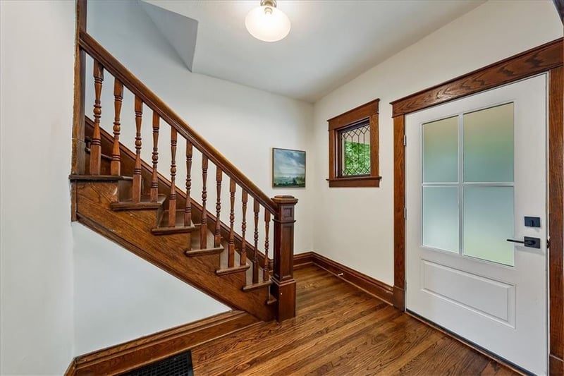 4324 Charlotte St, Kansas City, MO 64110