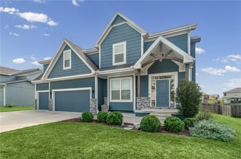 8023 NE 102nd St, Kansas City, MO 64157