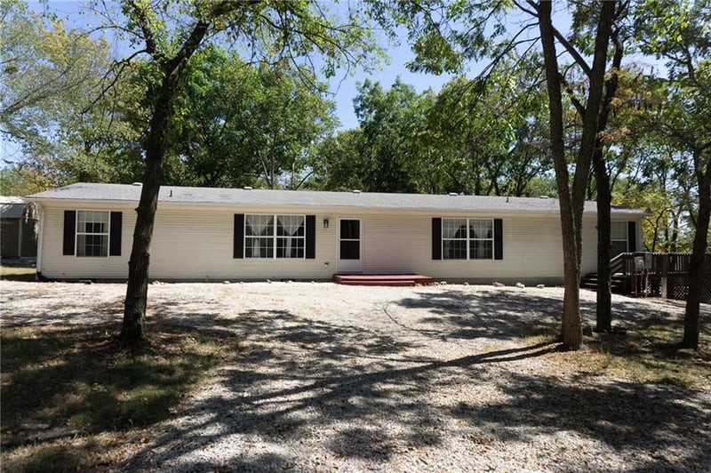 133 Timber Valley Dr, Linn Valley, KS 66040