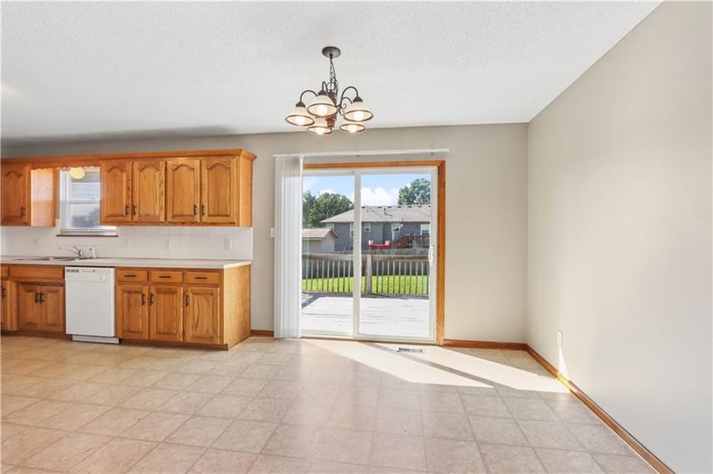 2009 Cypress Way, Pleasant Hill, MO 64080