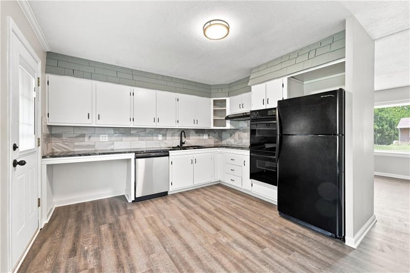 16007 E 17th St S, Independence, MO 64050