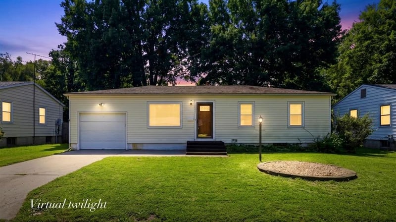 16007 E 17th St S, Independence, MO 64050