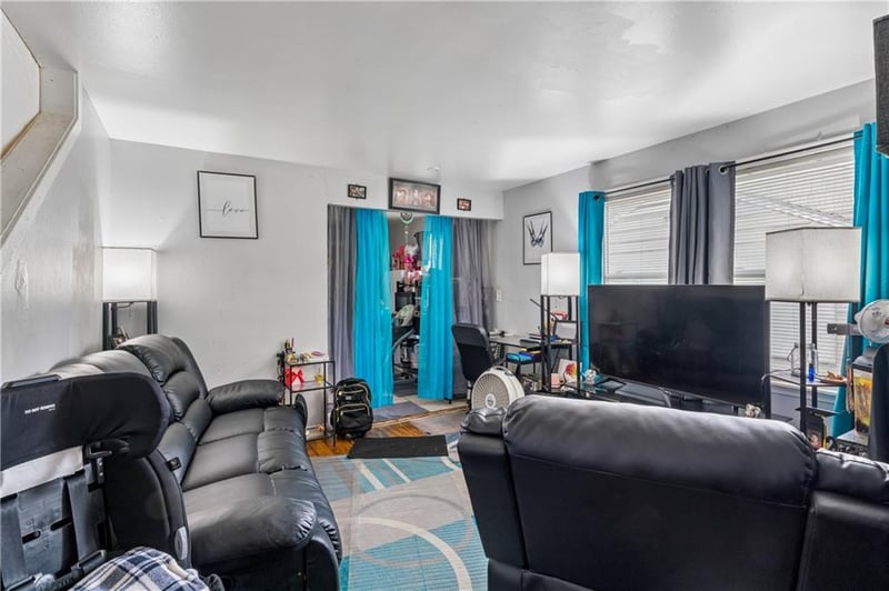 7110 Virginia Ave, Kansas City, MO 64131