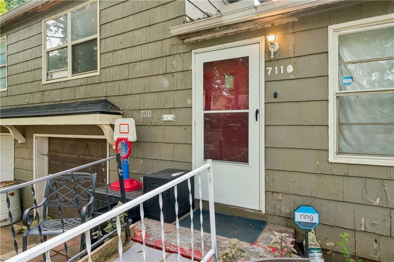 7110 Virginia Ave, Kansas City, MO 64131