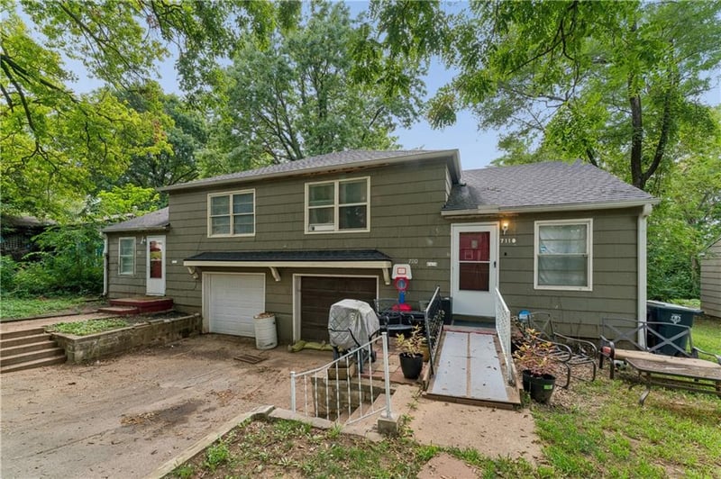 7110 Virginia Ave, Kansas City, MO 64131
