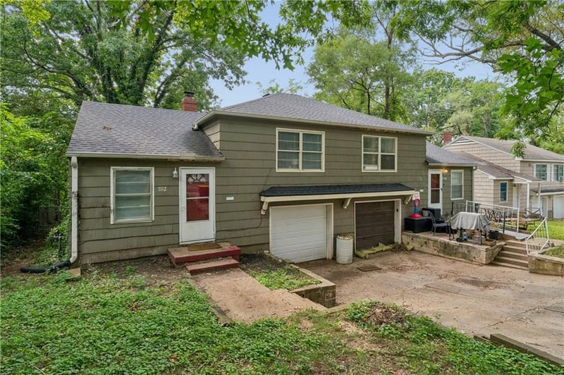 7110 Virginia Ave, Kansas City, MO 64131