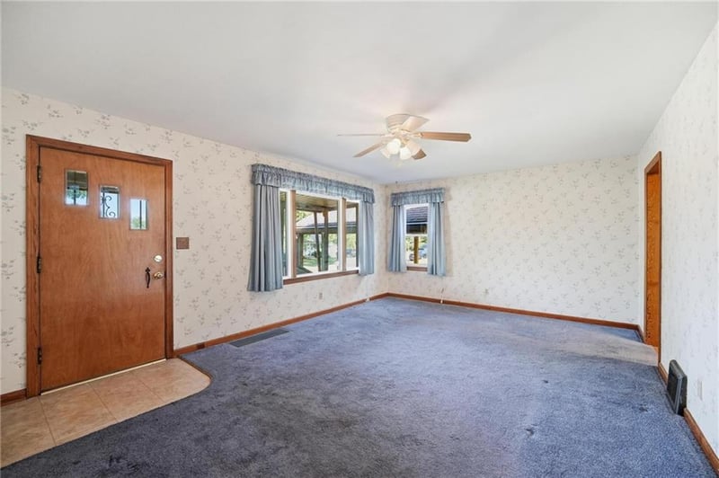 3129 Englewood Ter, Independence, MO 64052