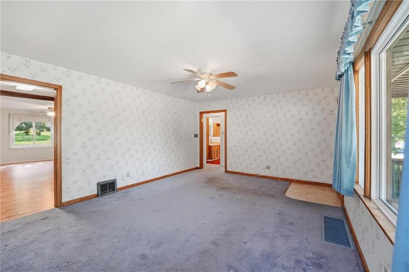 3129 Englewood Ter, Independence, MO 64052