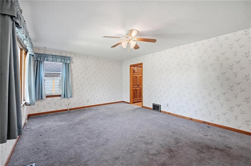 3129 Englewood Ter, Independence, MO 64052