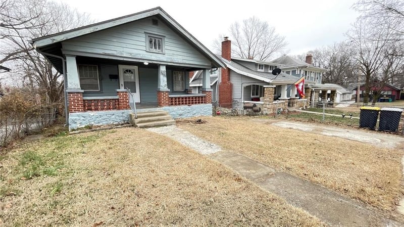 5041 Angnes St, Kansas City, MO 64130