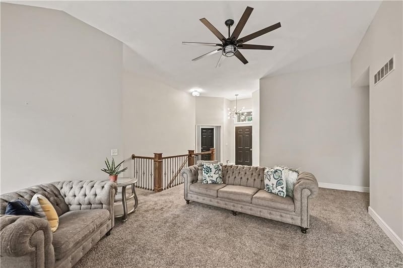 10726 N Tennessee Ave, Kansas City, MO 64157