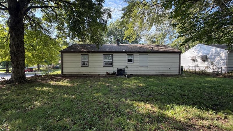 9106 E 72nd Ter, Raytown, MO 64133