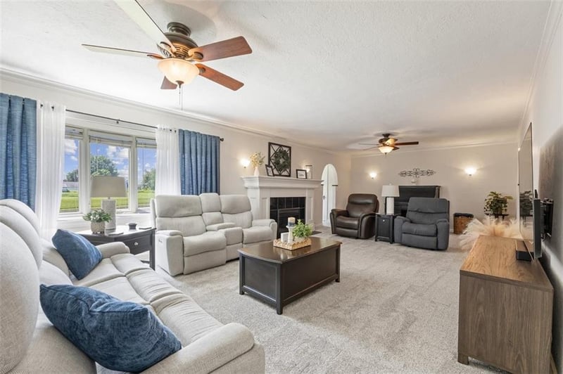 5040 County Line Rd, Kansas City, KS 66106