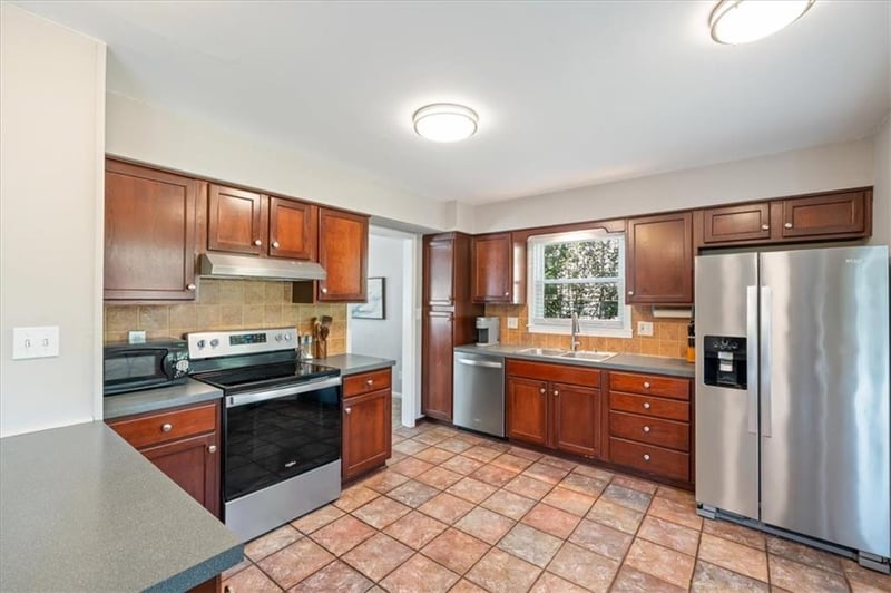 4206 E 105th Ter, Kansas City, MO 64137