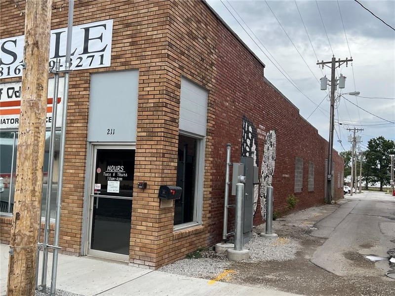211 W Mason St, Odessa, MO 64076
