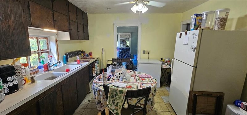 608 E Hereford Ave, Independence, MO 64055