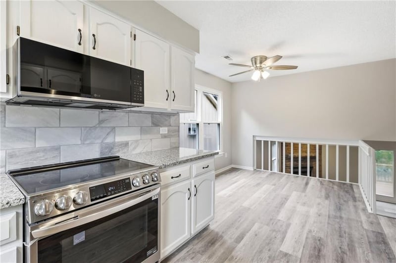 8862 Gallery St, Lenexa, KS 66215