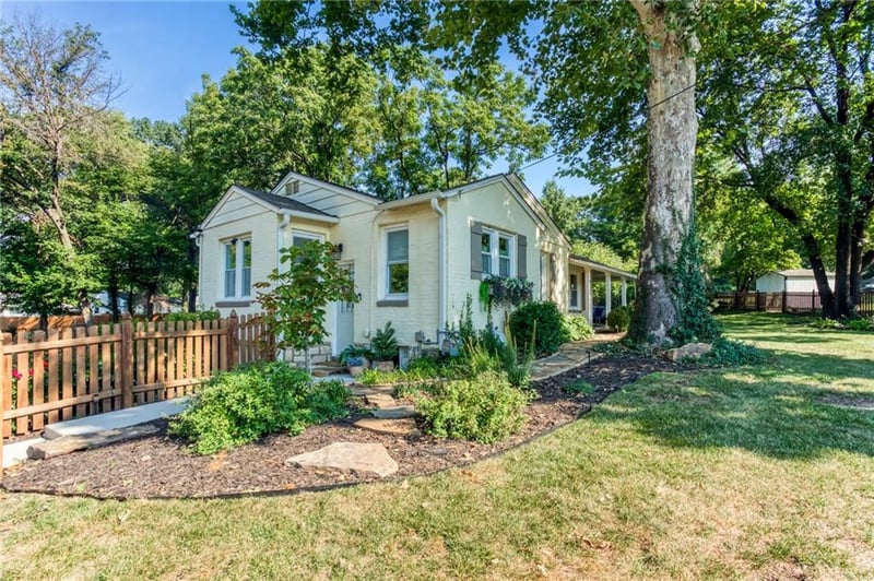 9814 W 57th St, Merriam, KS 66203