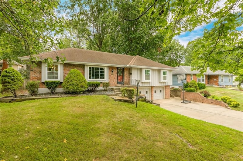 1713 NE 69th Ter, Gladstone, MO 64118