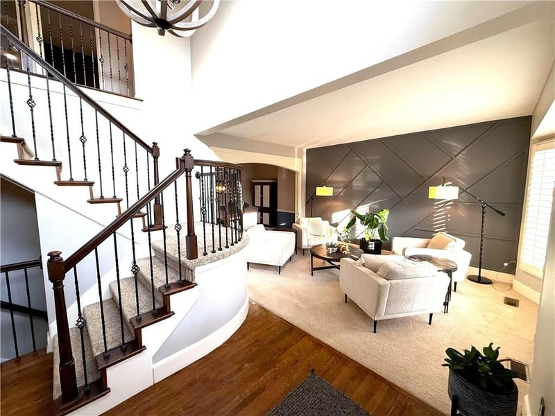 21310 W 81st Pl, Lenexa, KS 66220